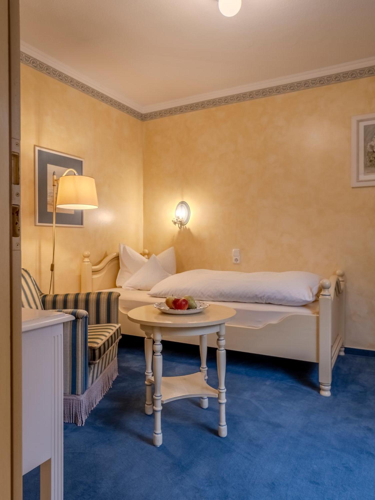 Hotel Wiesbaden Wenningstedt-Braderup Екстериор снимка